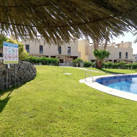 Bajo Con Jardin Propio En Valle Del Golf!! * Vera