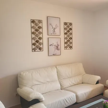 Bajo Con Jardin Propio En Valle Del Golf!! Apartment
